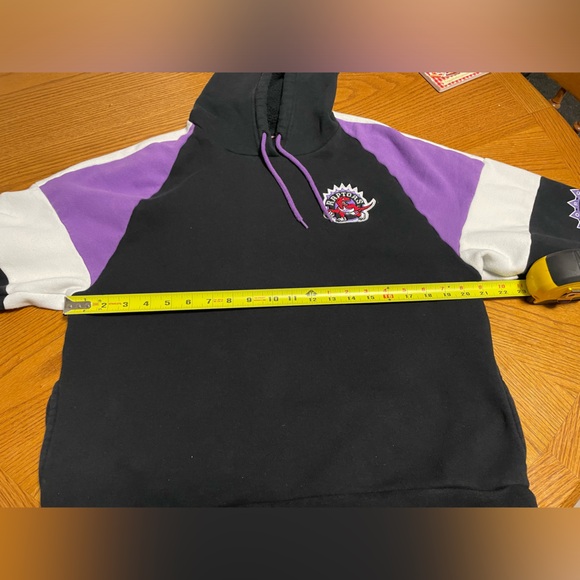Toronto Raptors purple/white/black hoodie - original logo.  Size Medium VGUC - Picture 5 of 7